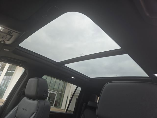 Used 2022 GMC Yukon XL Denali image 18