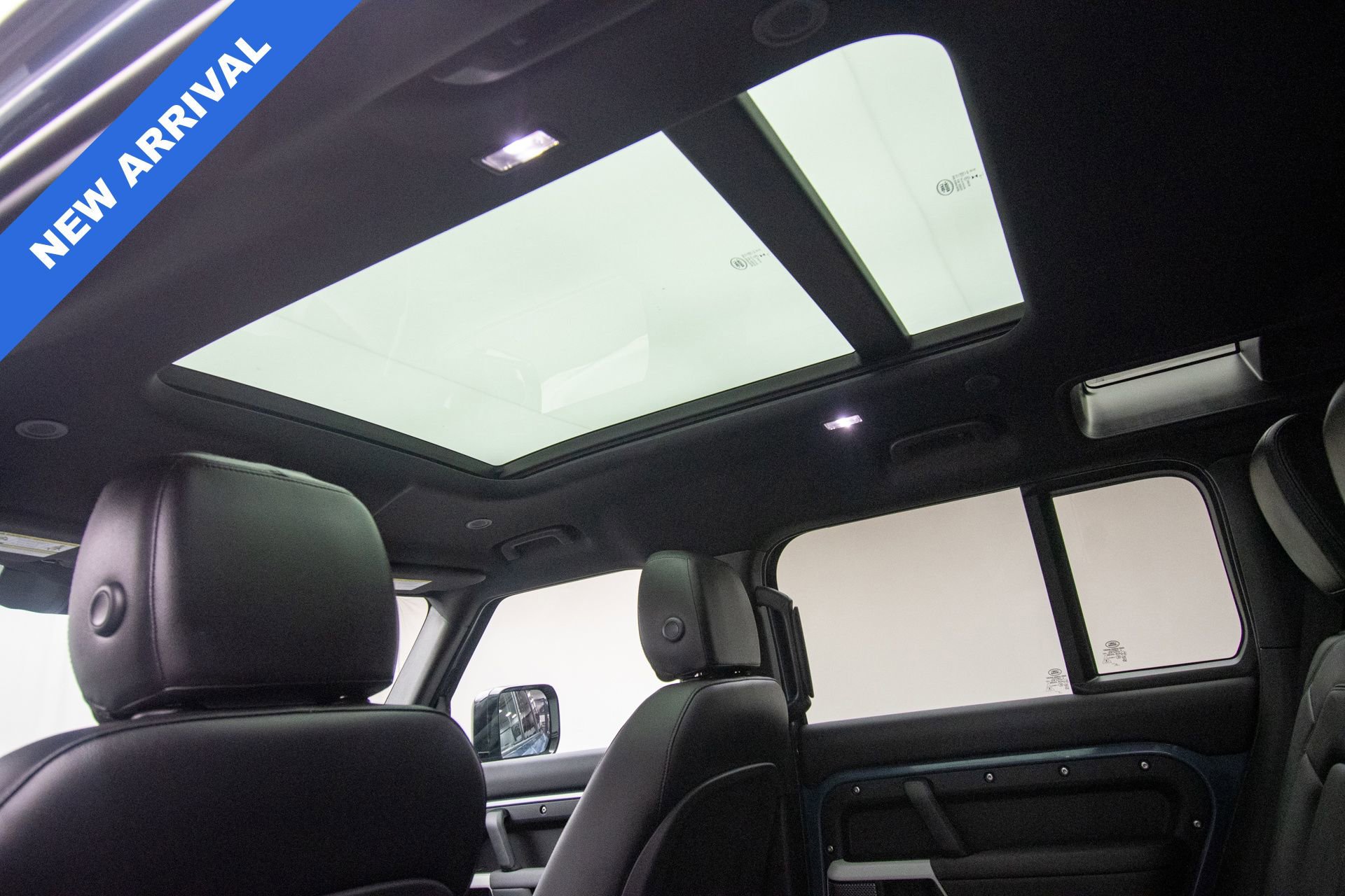 Used 2024 Land Rover Defender 110 S image 22