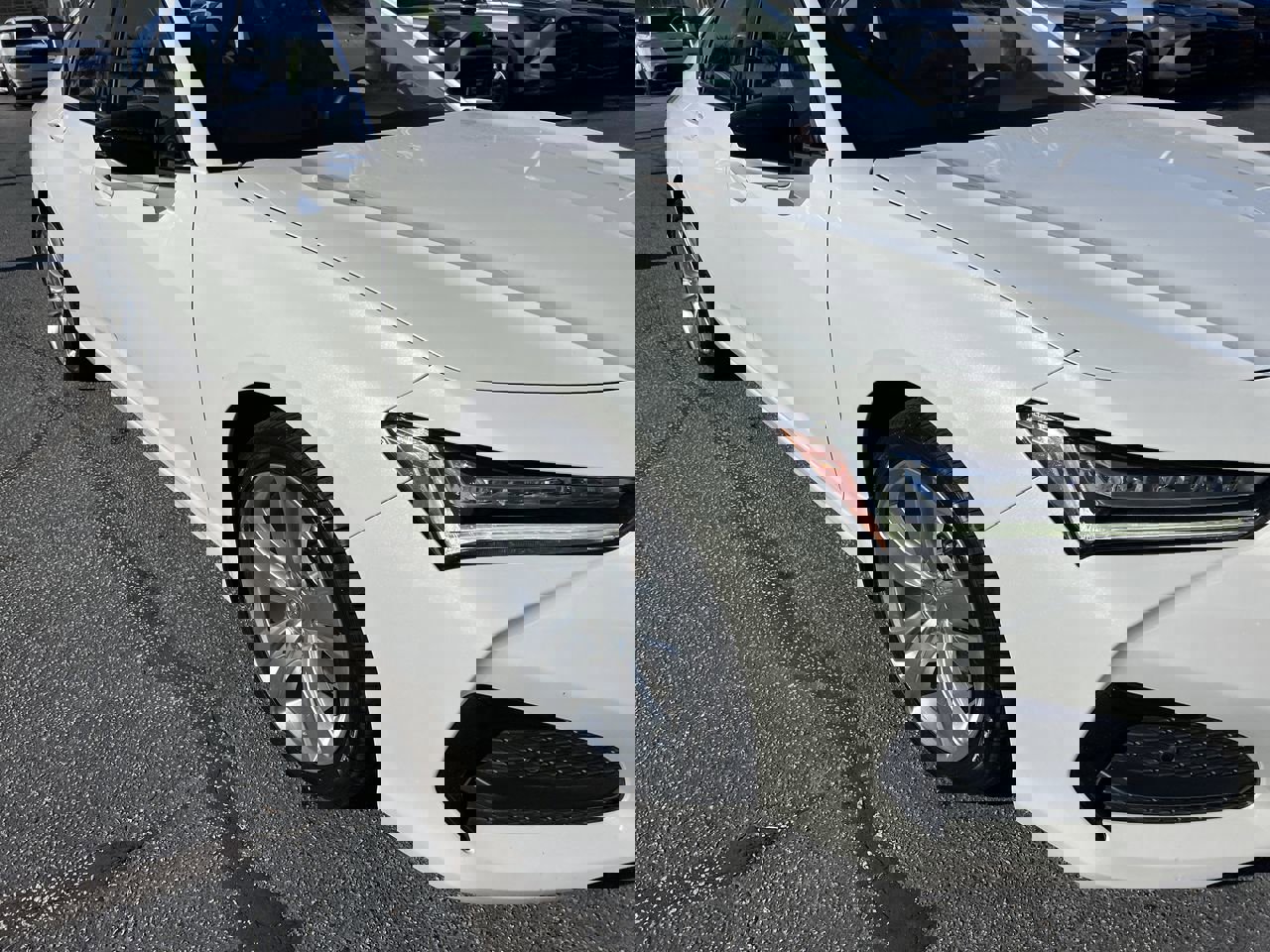 Used 2022 Acura TLX w/ Technology Package image 2