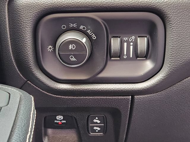 Used 2025 RAM 1500 Laramie AWD/4WD image 20
