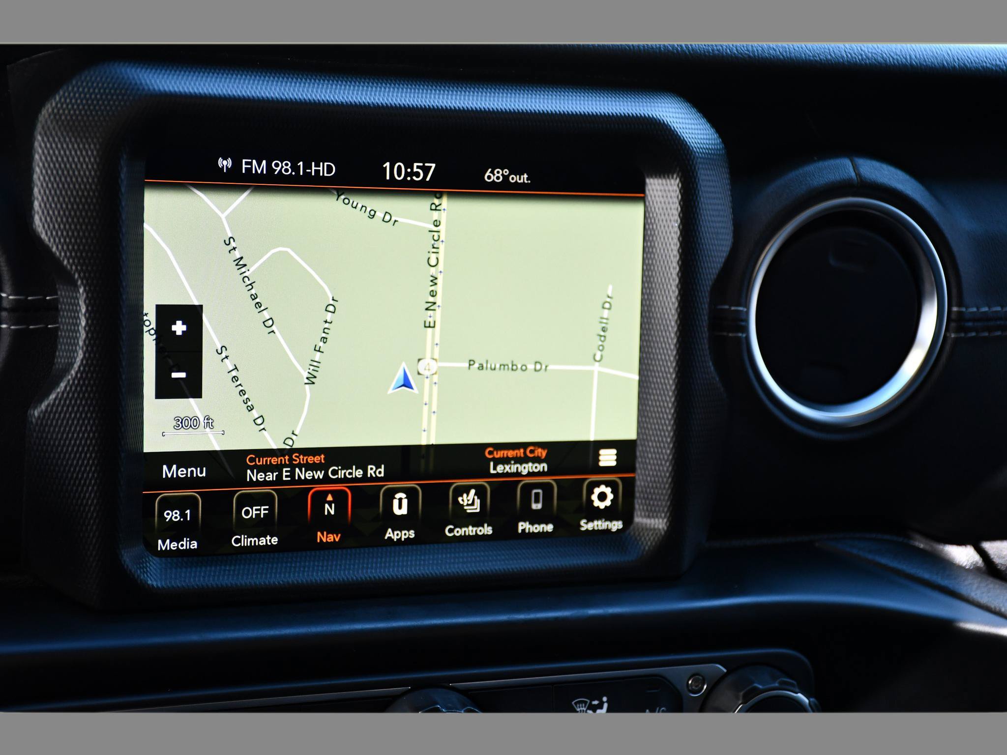 Used 2021 Jeep Gladiator Overland w/ Popular Equipment Package AWD/4WD image 23