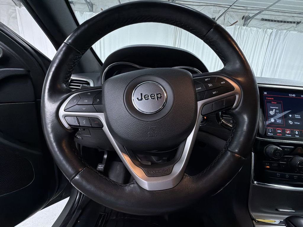 Used 2021 Jeep Grand Cherokee Laredo X AWD/4WD image 16