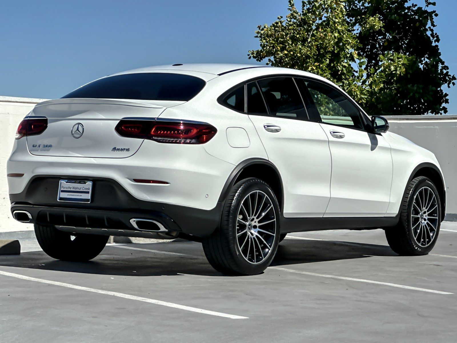 Used 2023 Mercedes-Benz GLC 300 4MATIC Coupe image 8
