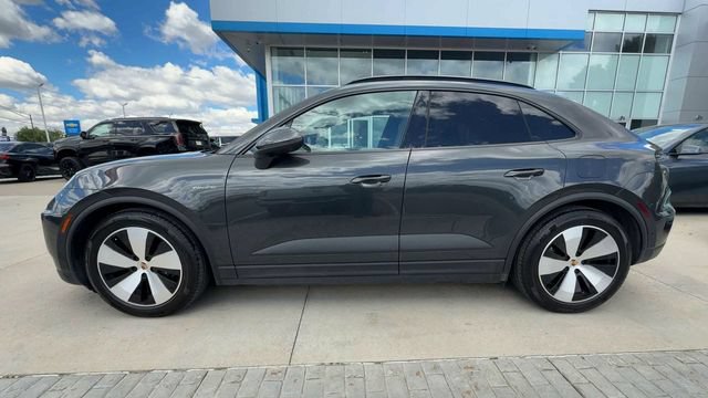 Used 2024 Porsche Macan 4 Electric AWD/4WD image 5