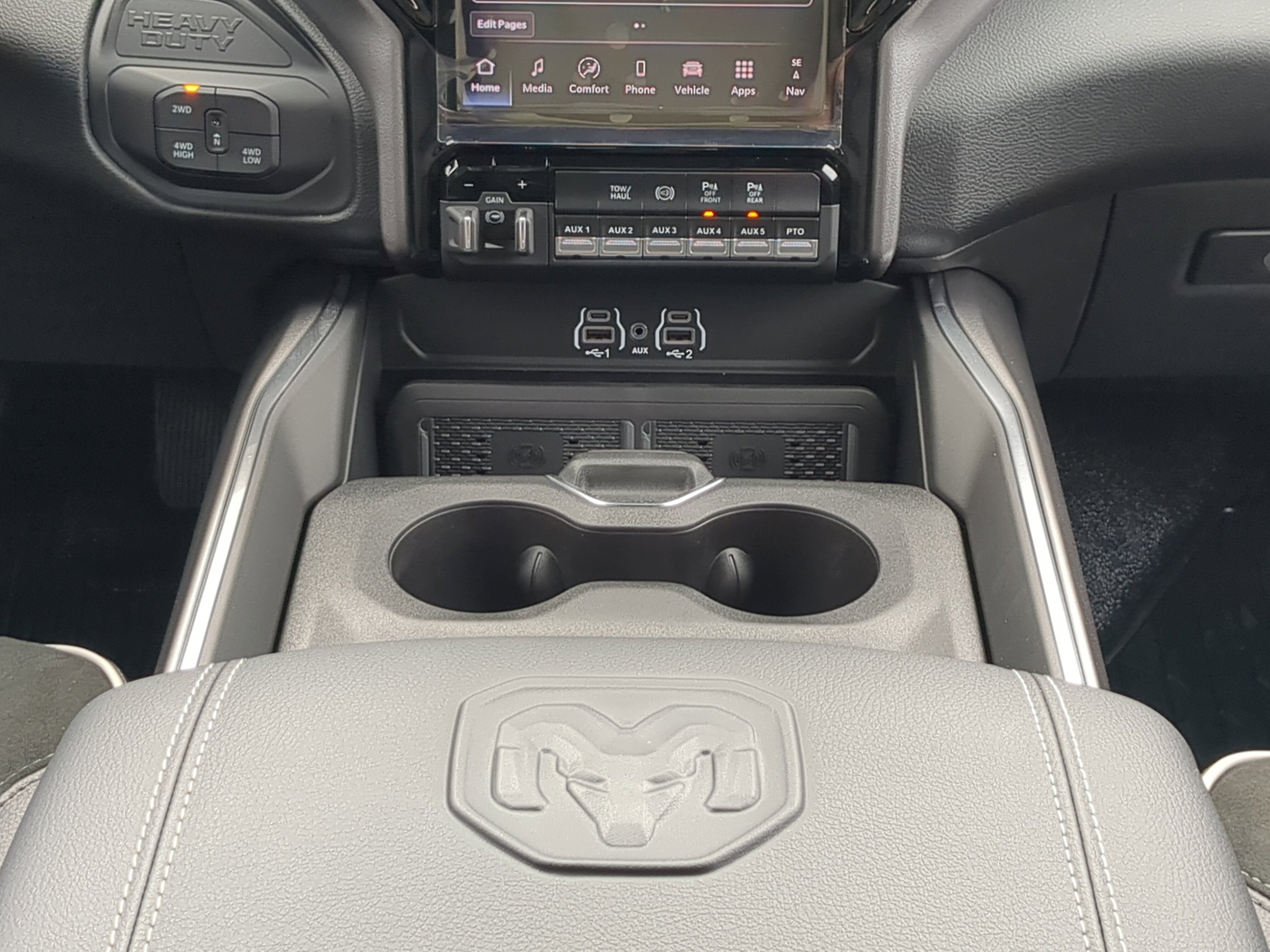 New 2026 RAM 4500 4x4 Crew Cab DRW image 17