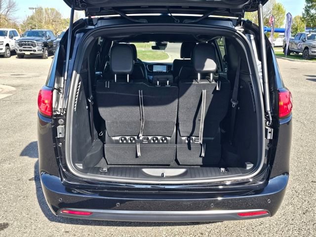 New 2026 Chrysler Voyager LX FWD image 10