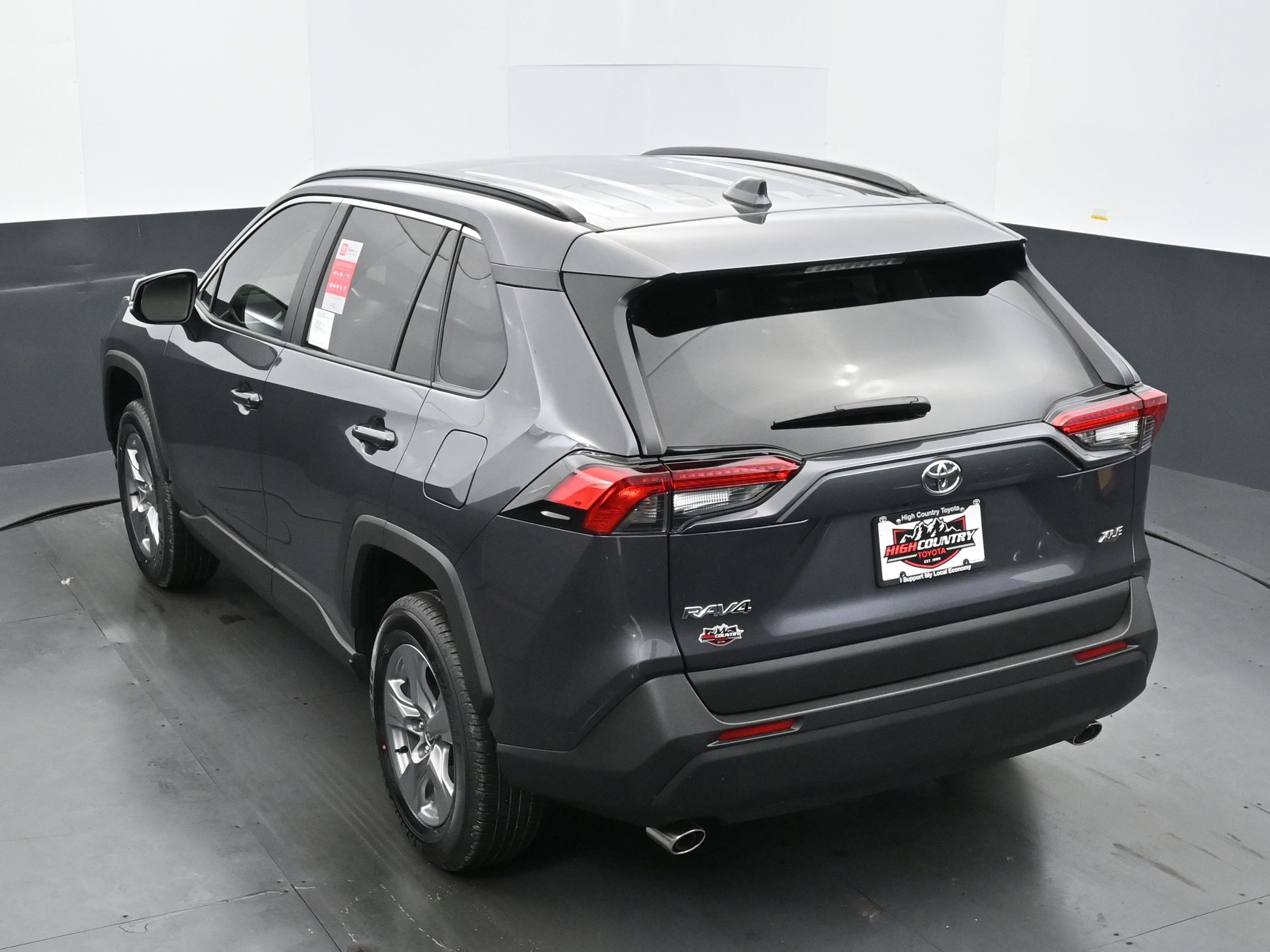 Used 2025 Toyota RAV4 XLE w/ Convenience Package image 31