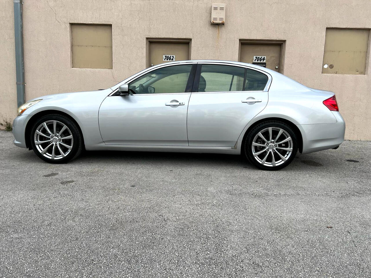Used 2013 INFINITI G37 x Sedan w/ Premium Pkg image 11