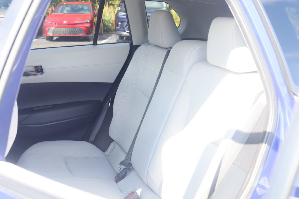 Used 2024 Toyota Corolla Cross LE AWD/4WD image 33