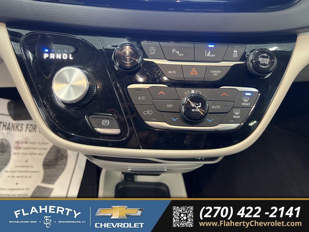 Used 2024 Chrysler Pacifica Touring-L FWD image 26