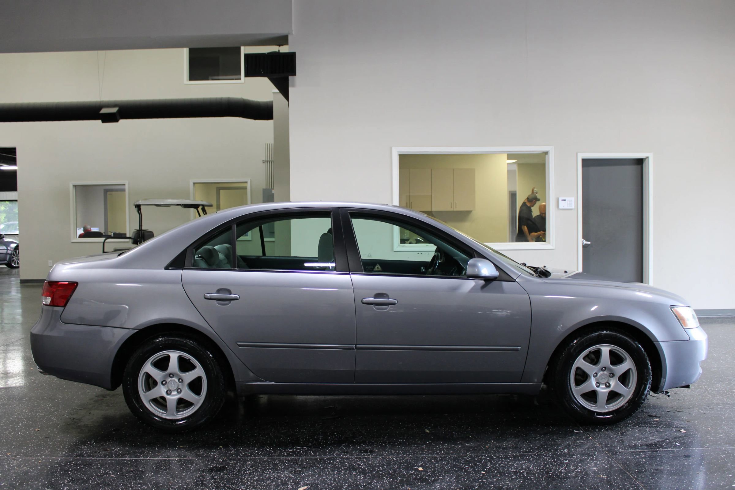 Used 2006 Hyundai Sonata GLS FWD image 2