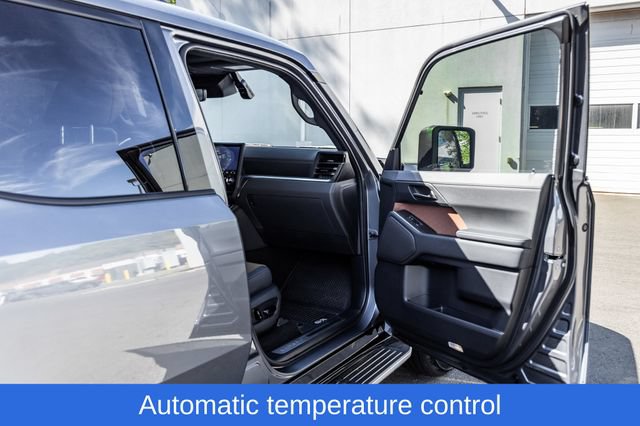 Used 2026 Lexus GX 550 w/ Accessory Package (2T) AWD/4WD image 18