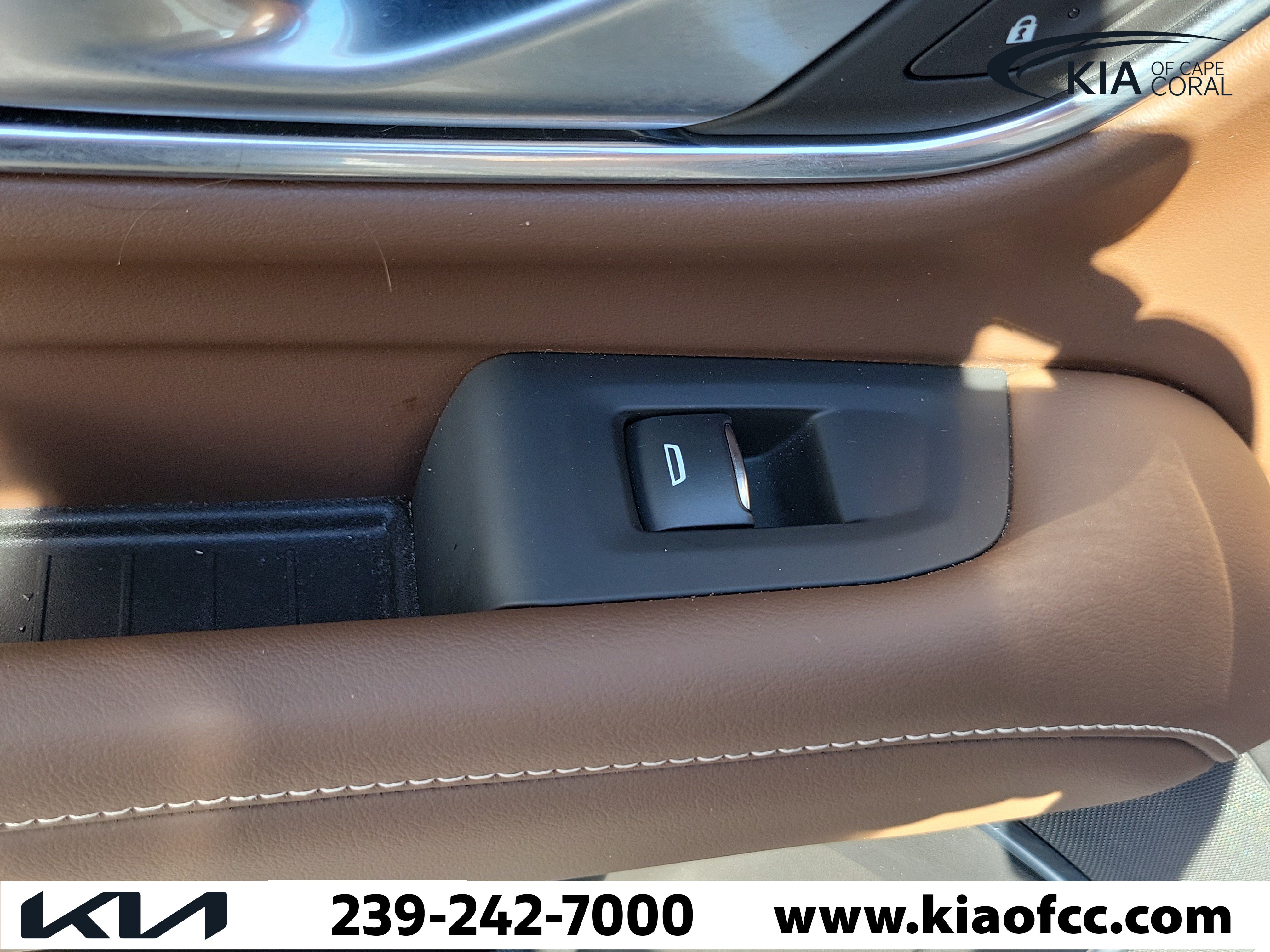Used 2022 Chevrolet Suburban High Country RWD image 17