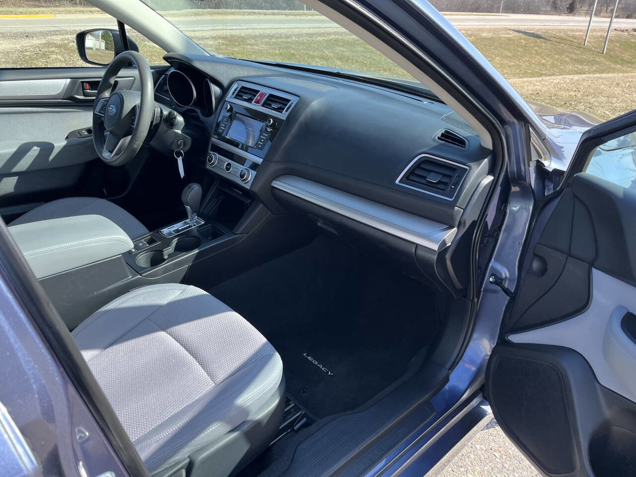 Used 2018 Subaru Legacy 2.5i AWD/4WD image 33