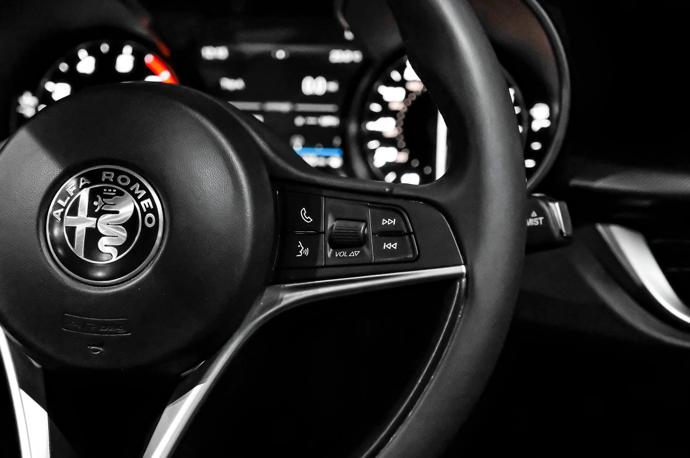 Used 2018 Alfa Romeo Stelvio Ti AWD/4WD image 20