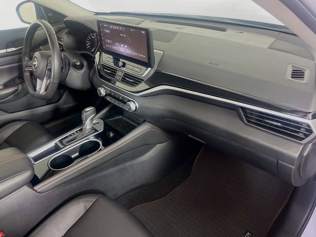 Used 2024 Nissan Altima 2.5 SR w/ SR Premium Package FWD image 29