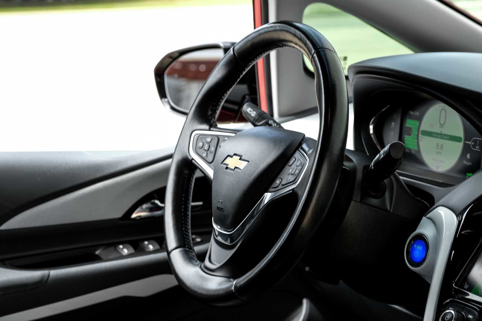 Used 2020 Chevrolet Bolt Premier w/ Infotainment Package image 16