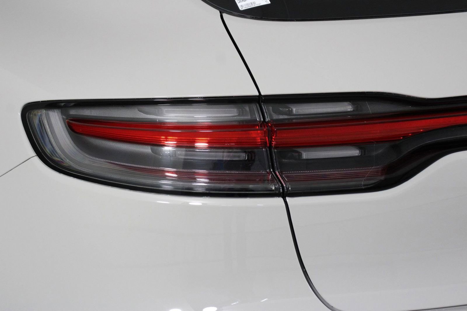 Certified 2025 Porsche Macan image 21