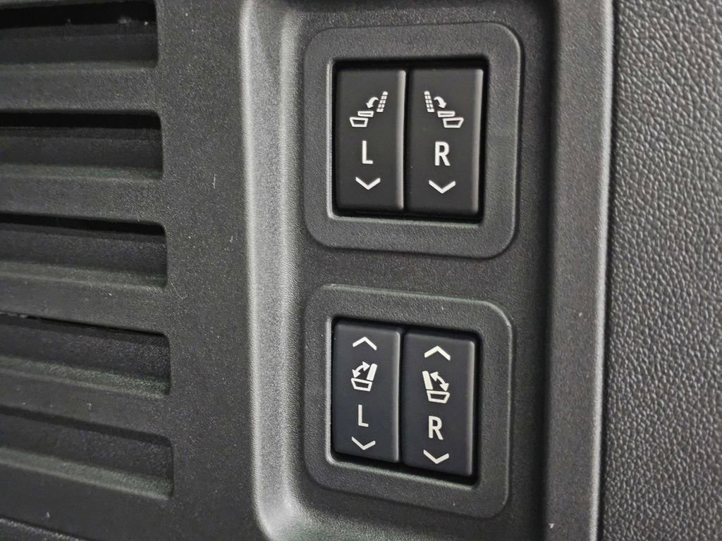 Used 2025 Buick Enclave Sport Touring FWD image 30