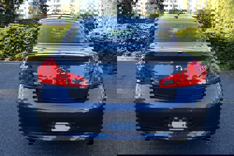 Used 2011 INFINITI G25 x w/ Moonroof Pkg image 12