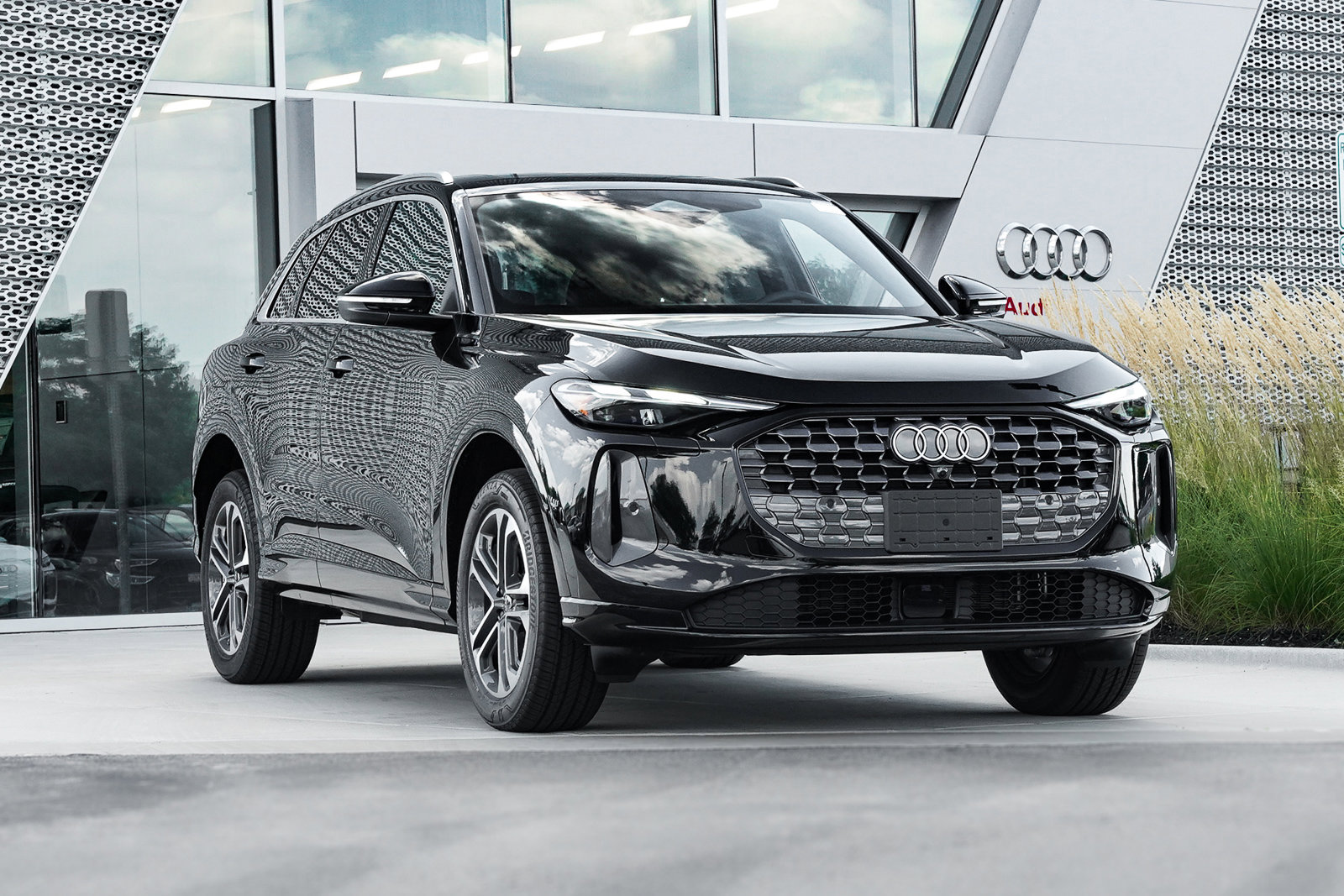 New 2025 Audi Q5 Premium