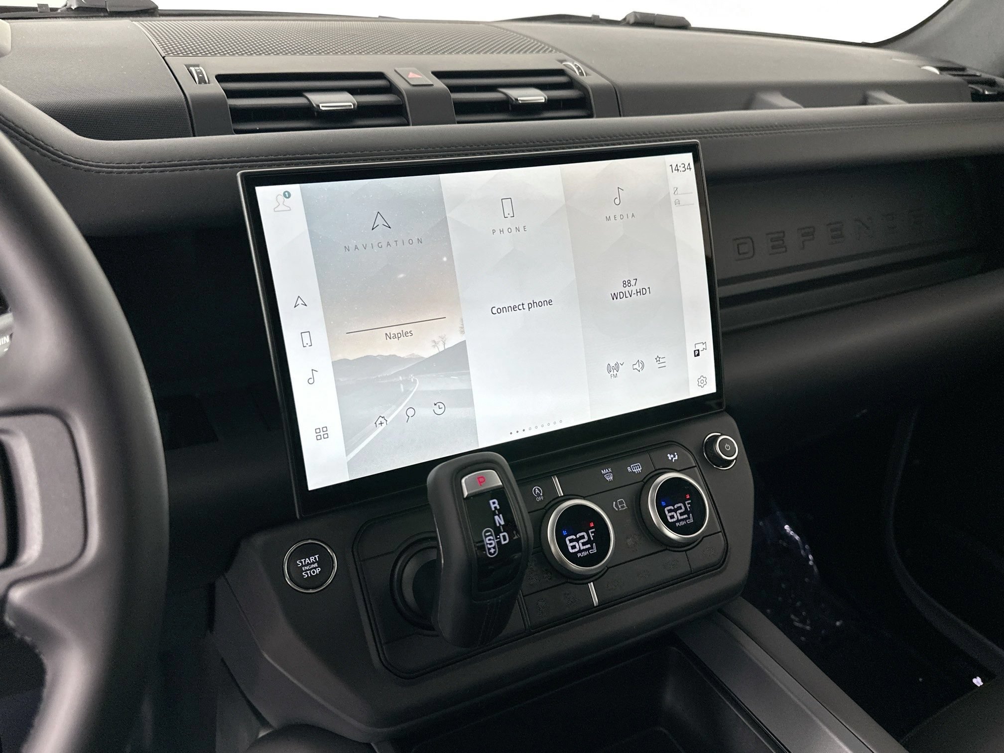 New 2026 Land Rover Defender 130 X-Dynamic SE AWD/4WD image 12