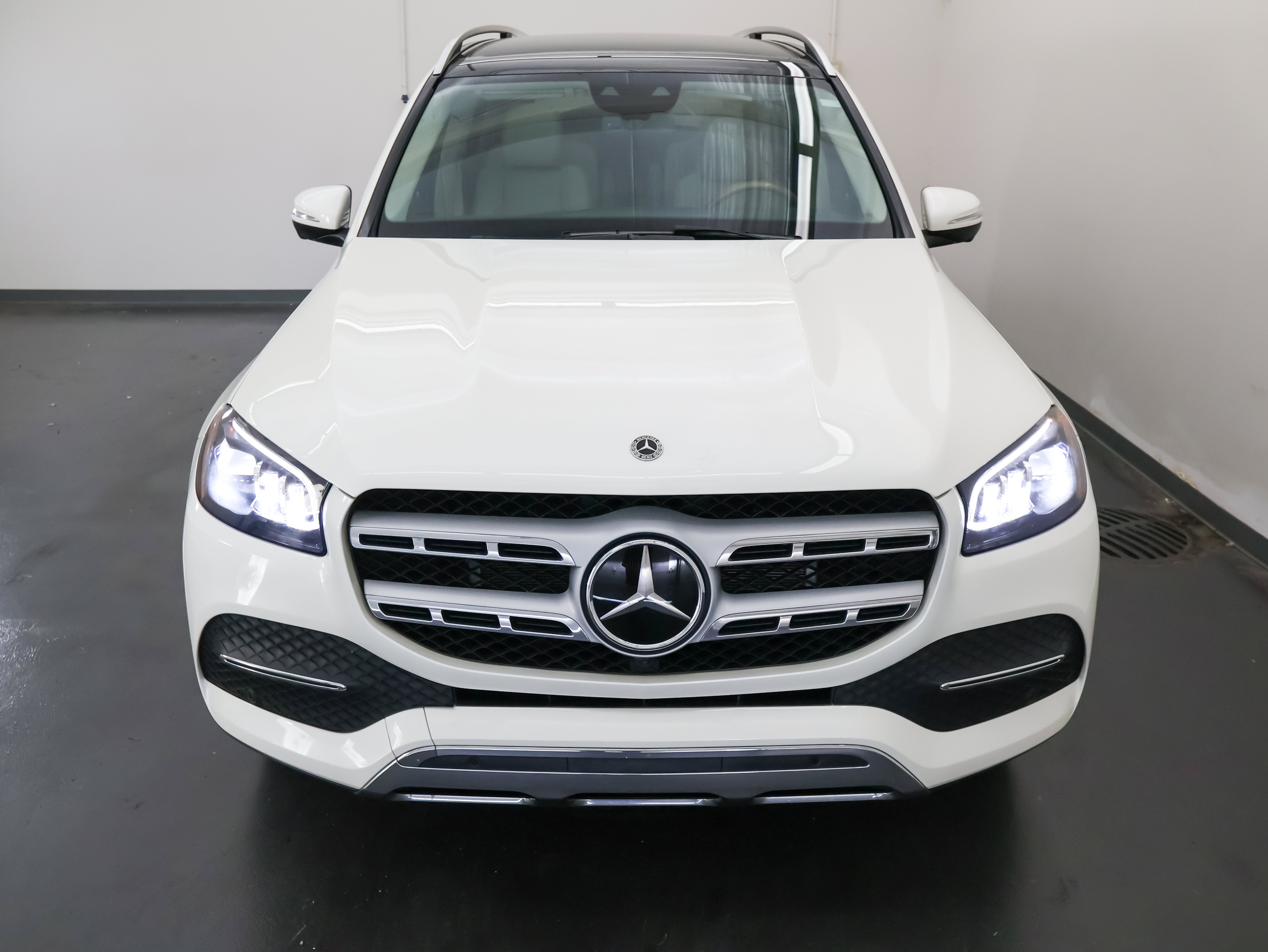 Used 2021 Mercedes-Benz GLS 450 4MATIC image 9