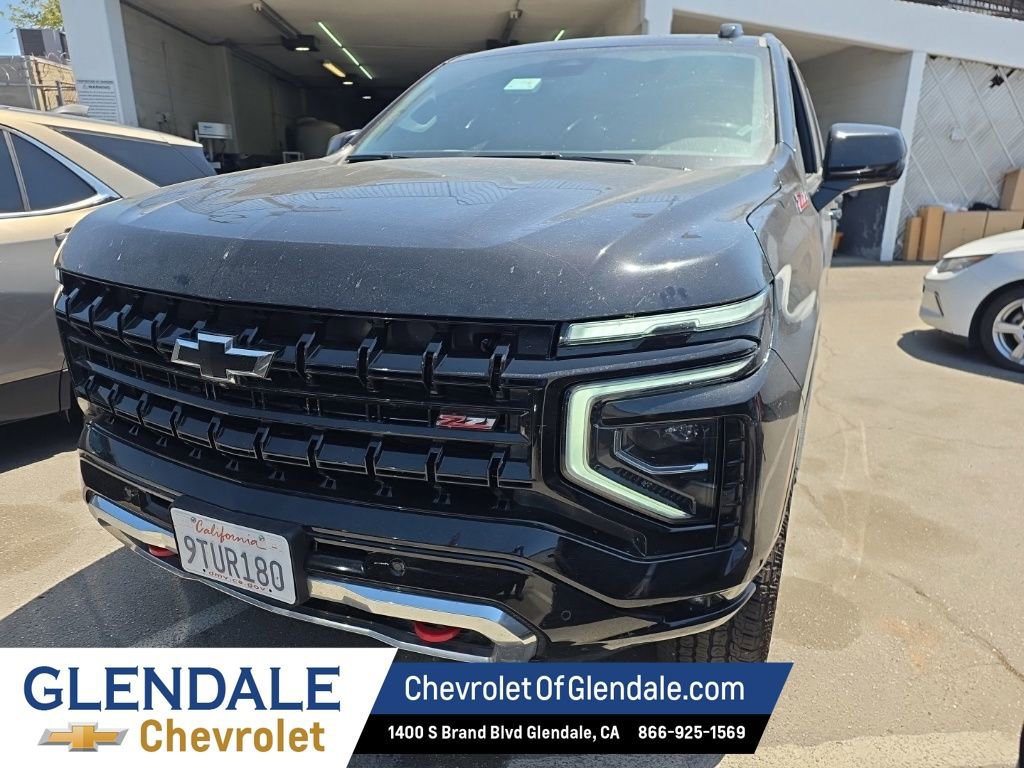 Used 2025 Chevrolet Suburban Z71 AWD/4WD image 3