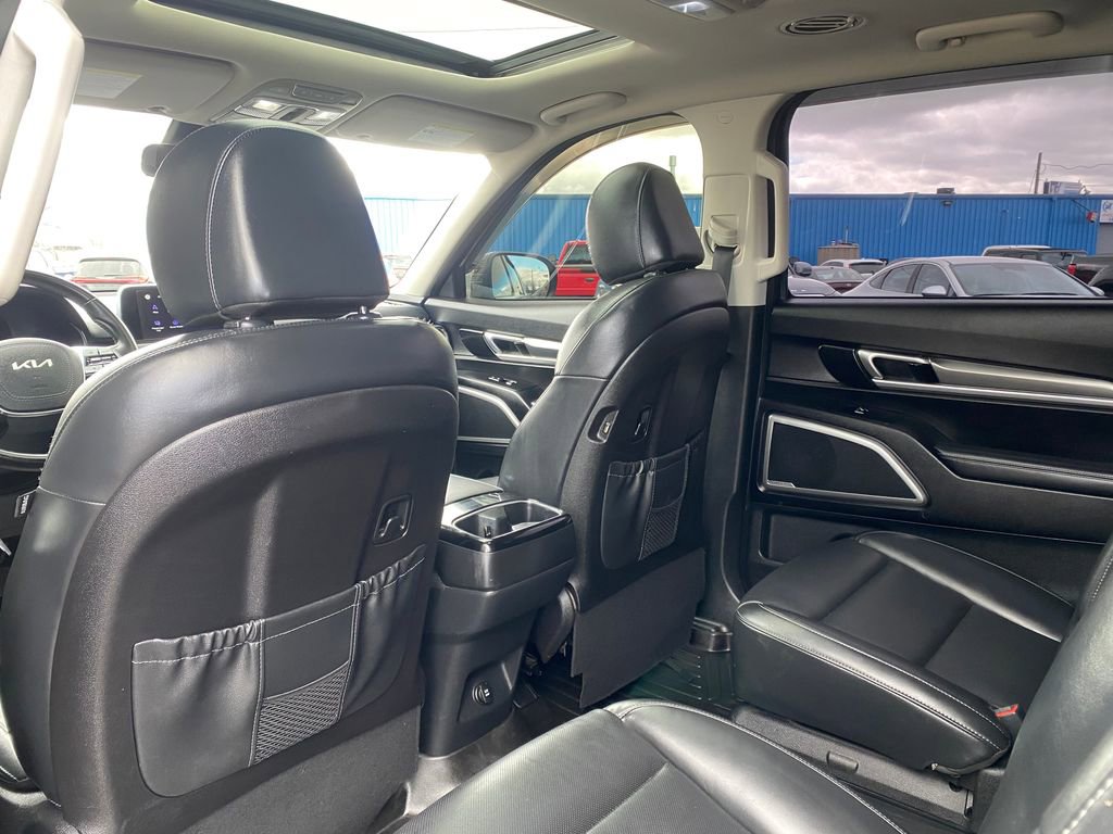 Used 2022 Kia Telluride S image 16