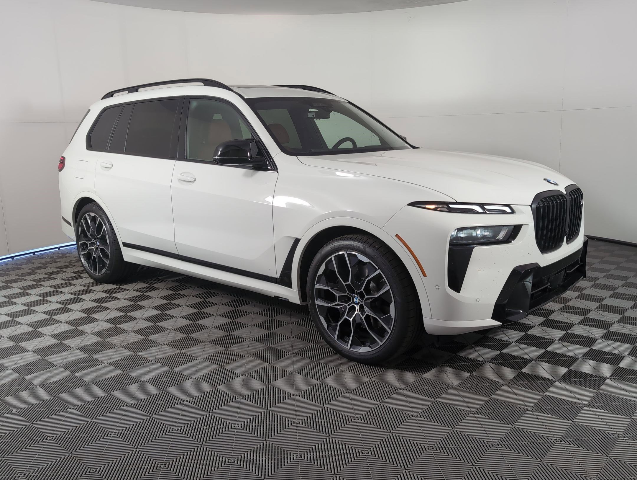 New 2026 BMW X7 M60i image 6