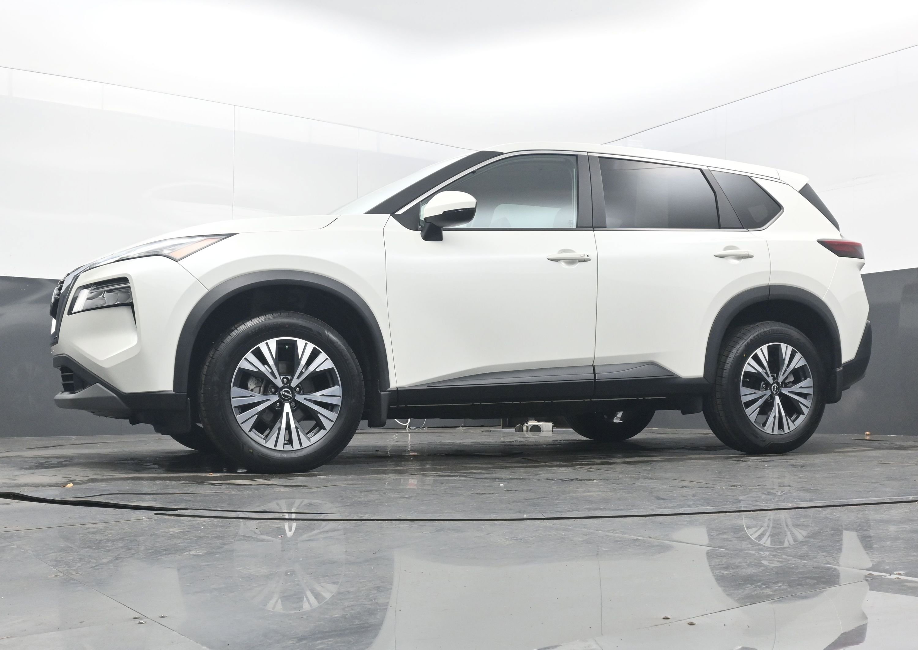 Certified 2023 Nissan Rogue SV image 24