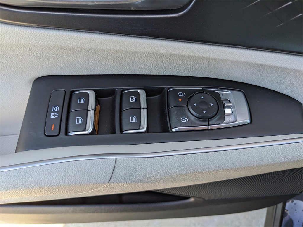 Certified 2025 Kia Sorento S w/ Panoramic Sunroof Package image 21