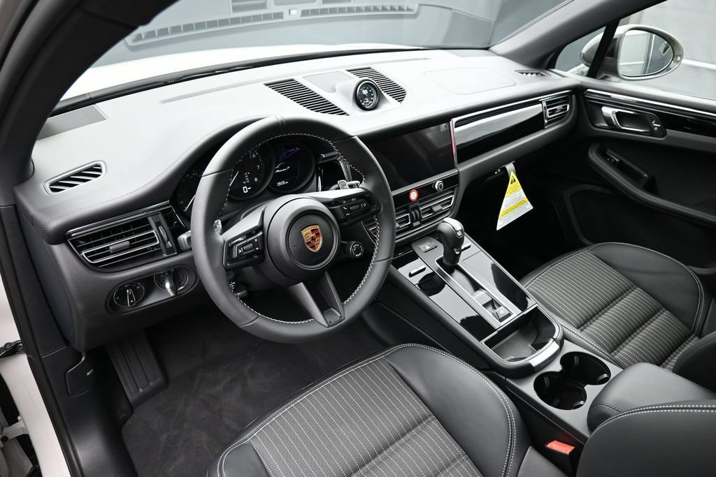 New 2026 Porsche Macan Turbo AWD/4WD image 4