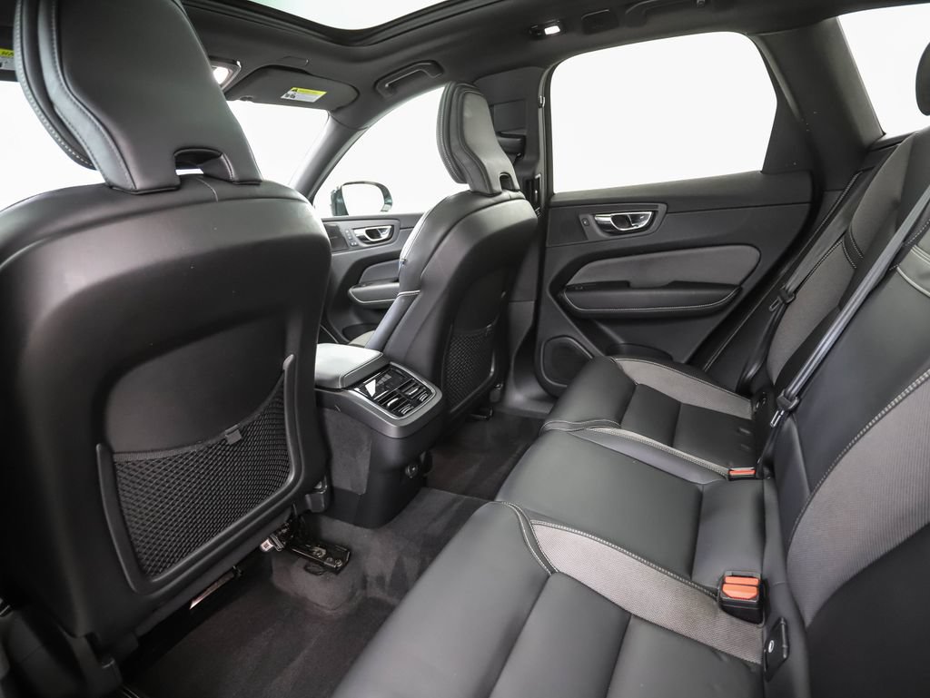 Used 2022 Volvo XC60 B6 R-Design w/ Protection Package Premier AWD/4WD image 20