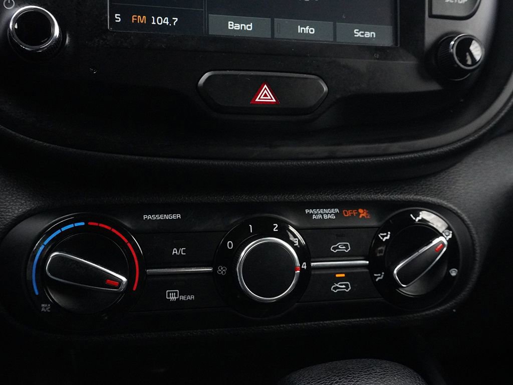 Used 2020 Kia Soul LX FWD image 41