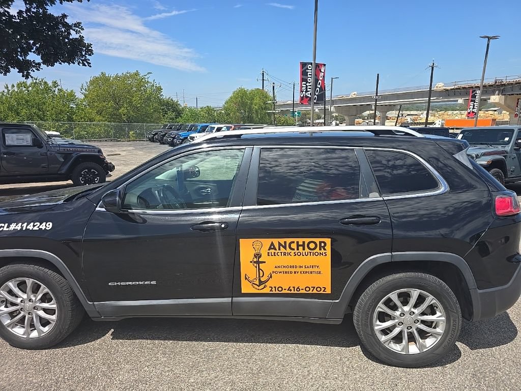 Used 2019 Jeep Cherokee Latitude w/ Popular Appearance Group FWD image 12