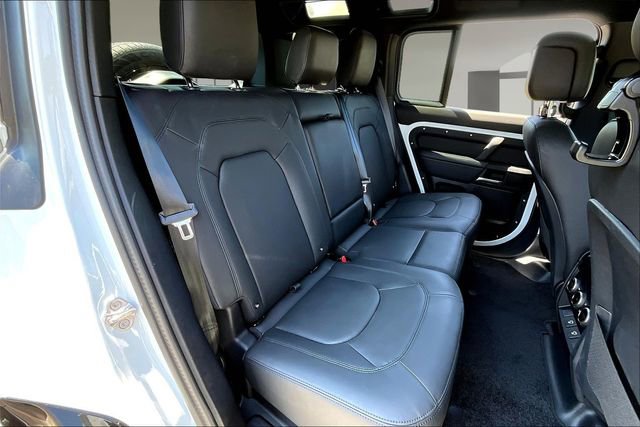 Used 2025 Land Rover Defender 110 X-Dynamic SE image 23