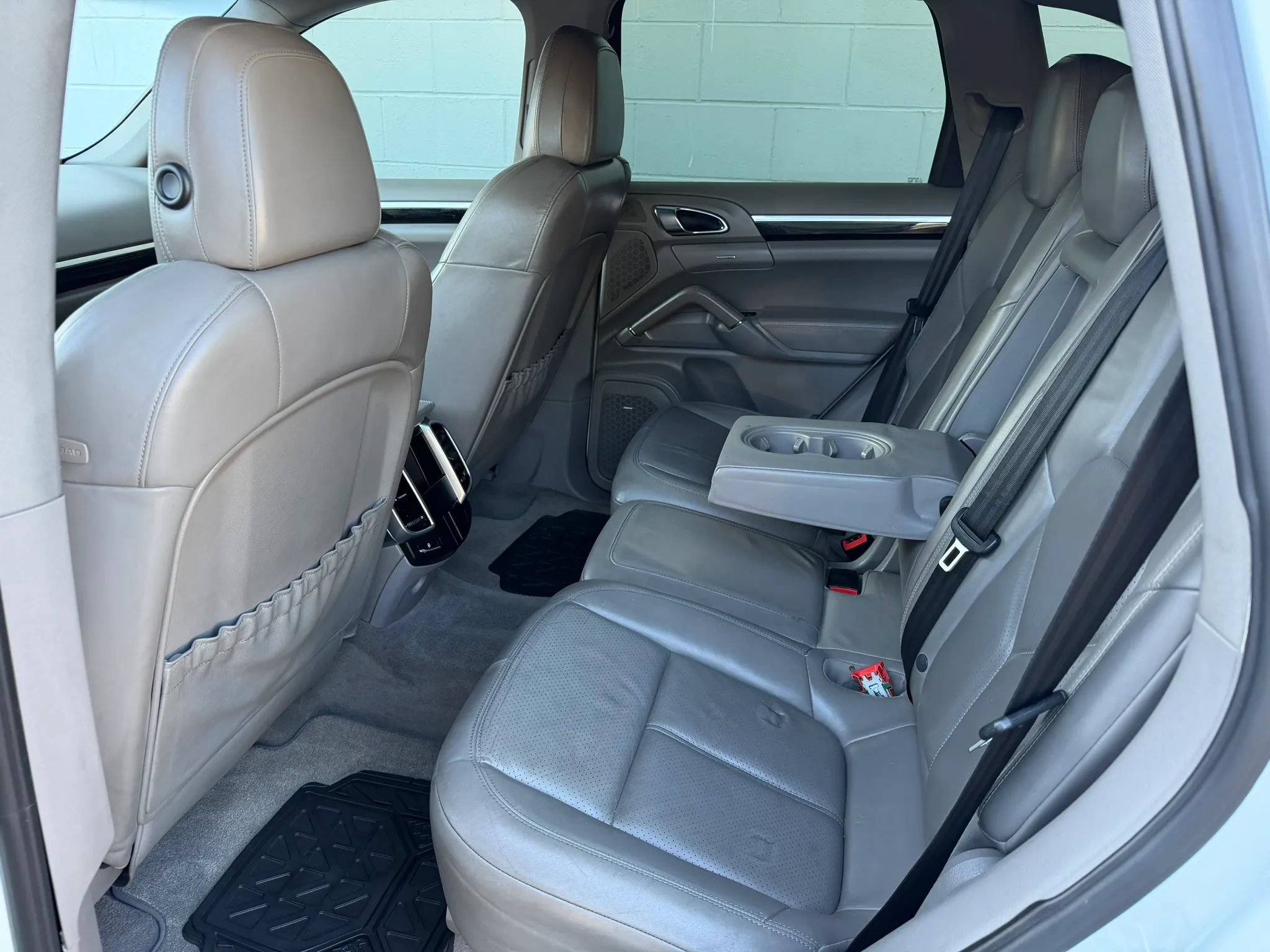 Used 2012 Porsche Cayenne AWD/4WD image 16