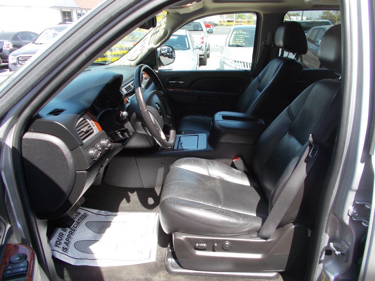 Used 2011 Chevrolet Avalanche LTZ image 10