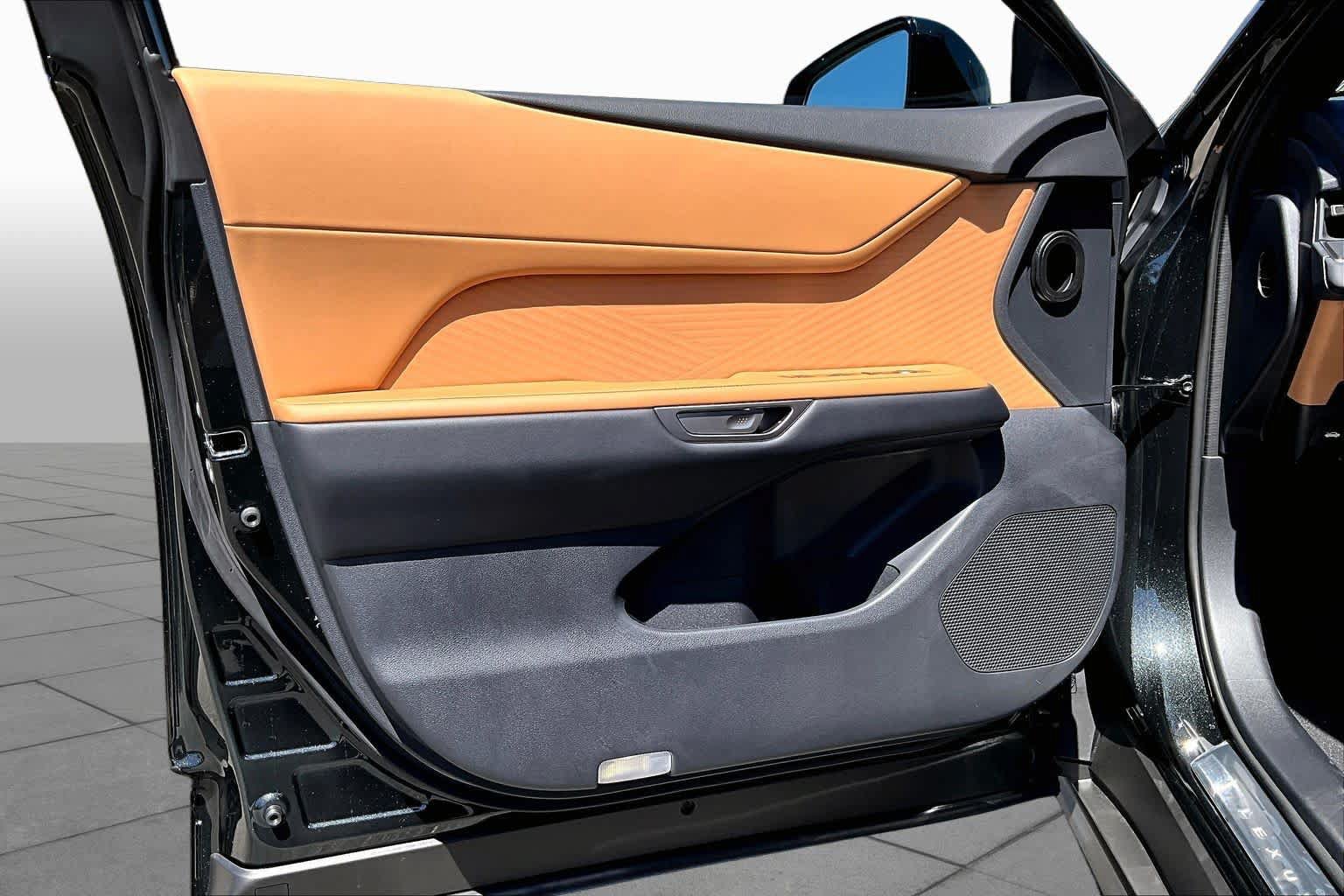 New 2026 Lexus ES 350e FWD image 16