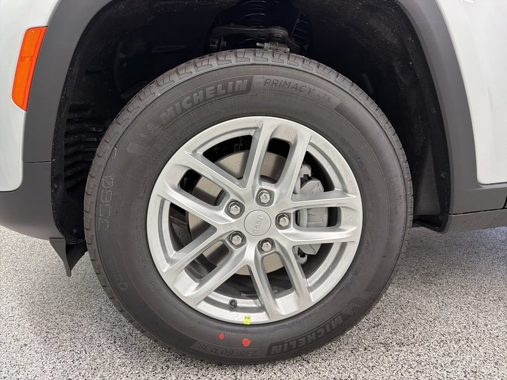 New 2026 Jeep Grand Cherokee Laredo X RWD image 10