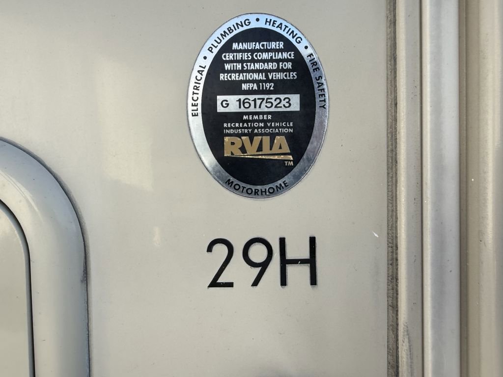 Used 2017 Ford E-450 and Econoline 450 Super Duty w/ Motorhome Prep Package RWD image 9