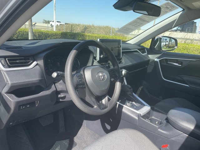 Used 2025 Toyota RAV4 XLE AWD/4WD image 10