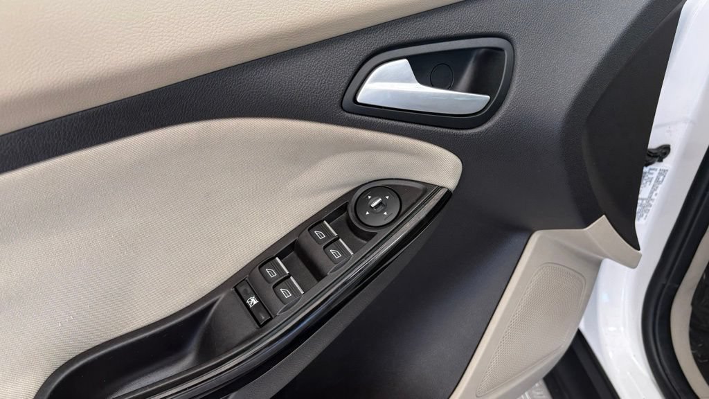 Used 2014 Ford Focus Electric Hatchback FWD image 15