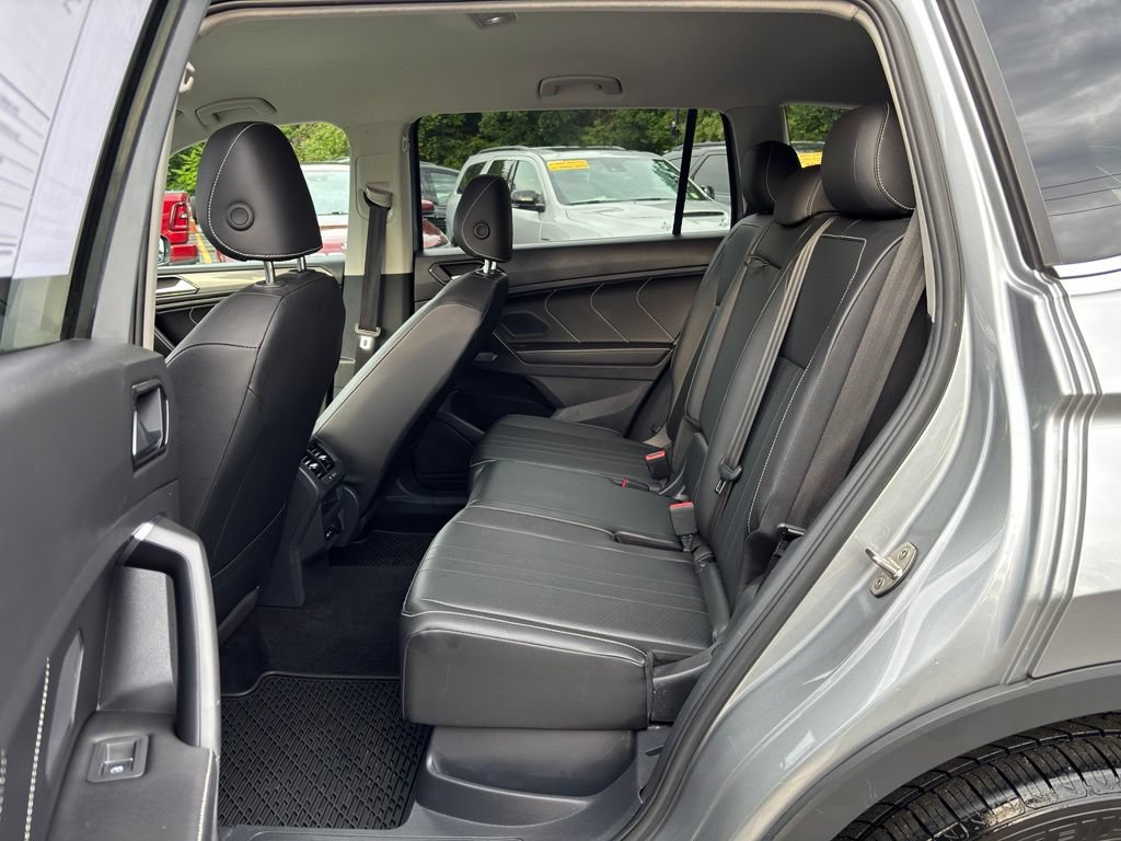 Used 2022 Volkswagen Tiguan SE AWD/4WD image 16