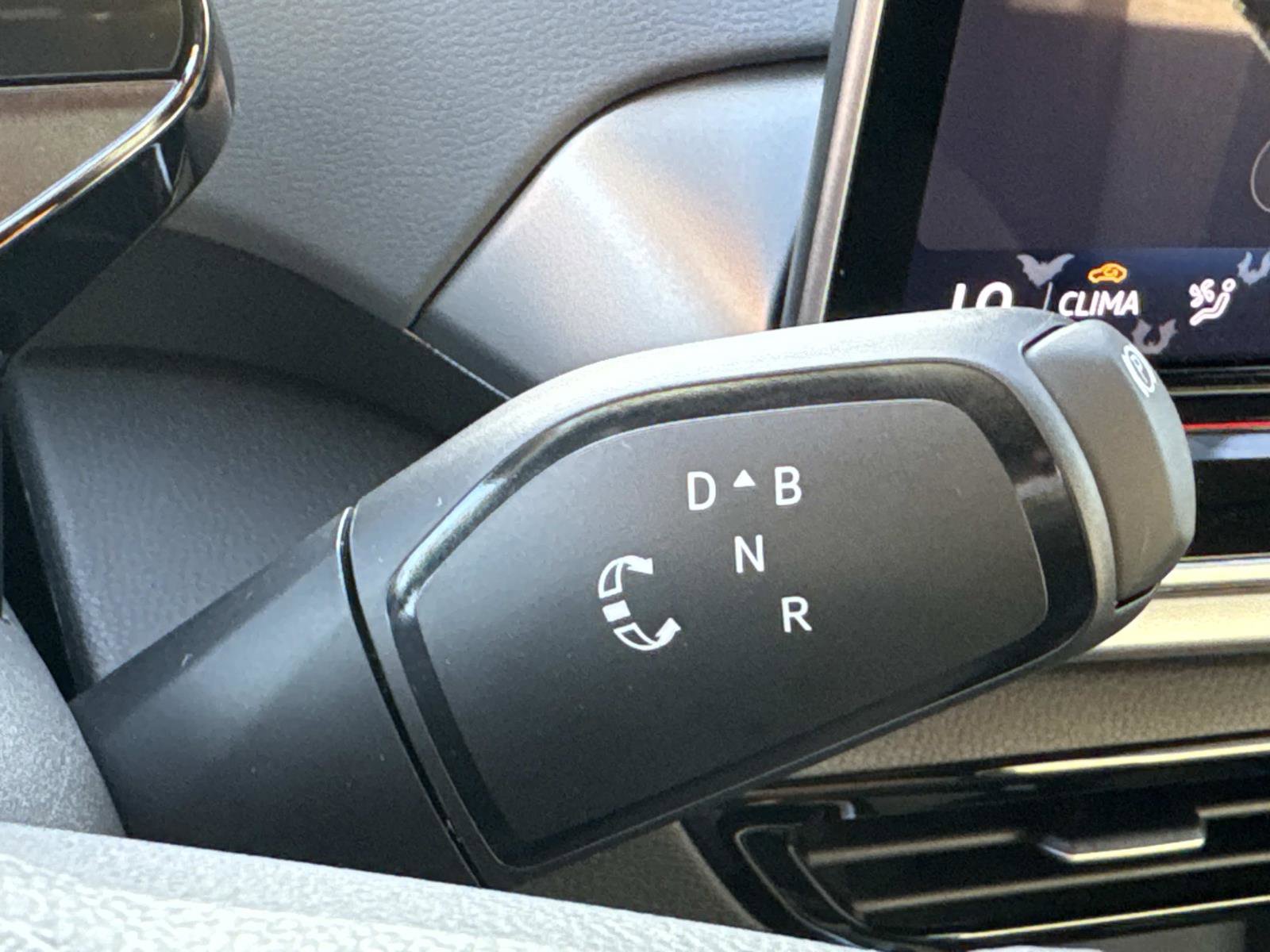 New 2025 Volkswagen ID.4 Pro image 23