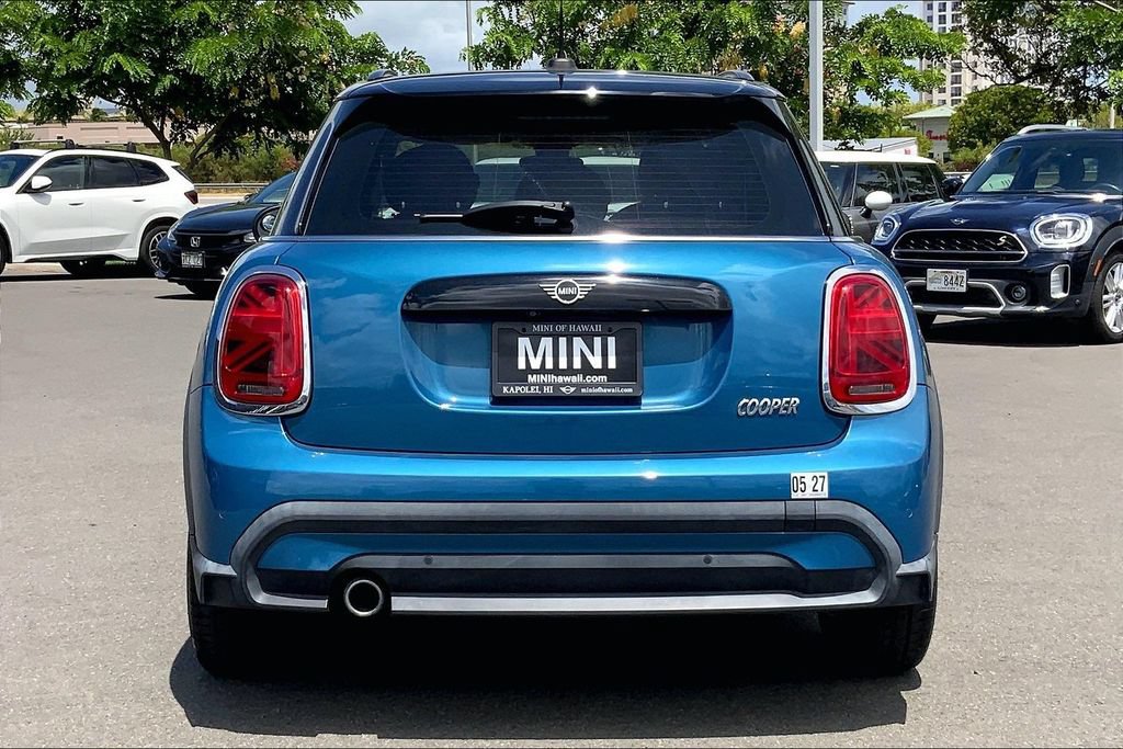 Used 2022 MINI Cooper 4-Door Hardtop FWD image 4