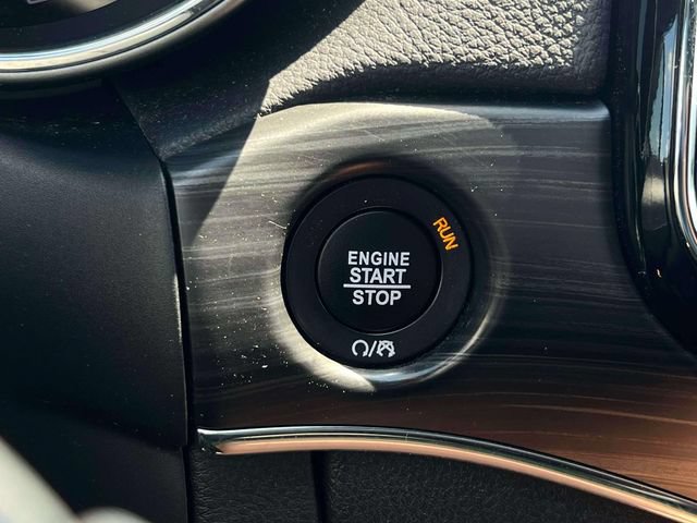 Used 2020 Jeep Grand Cherokee Limited AWD/4WD image 15