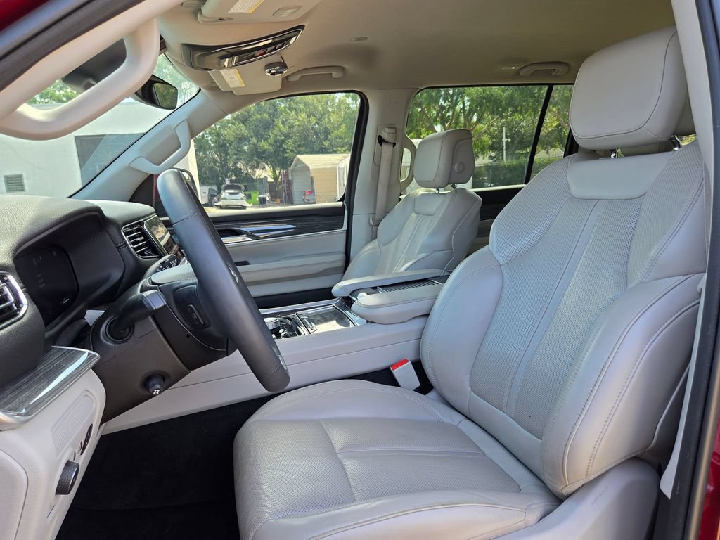 Used 2022 Jeep Wagoneer Series II AWD/4WD image 15