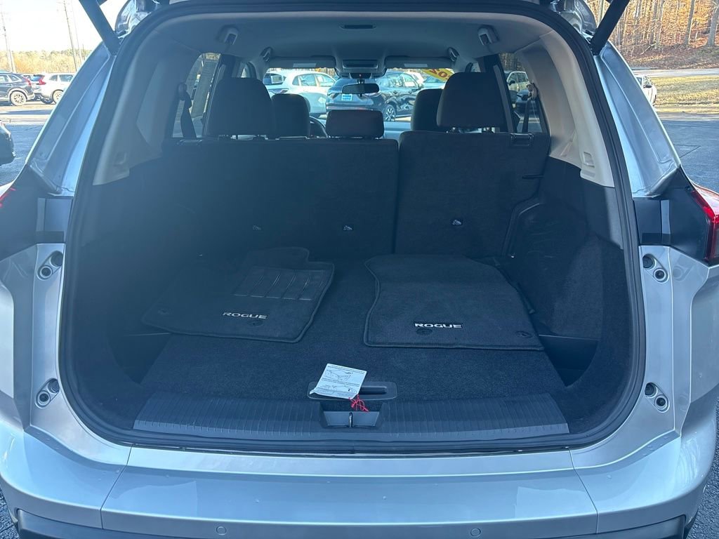 Used 2025 Nissan Rogue SV image 26